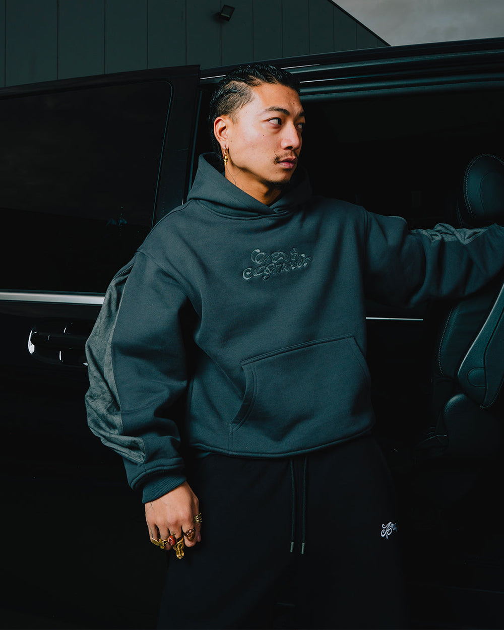 PLEATED HOODIE