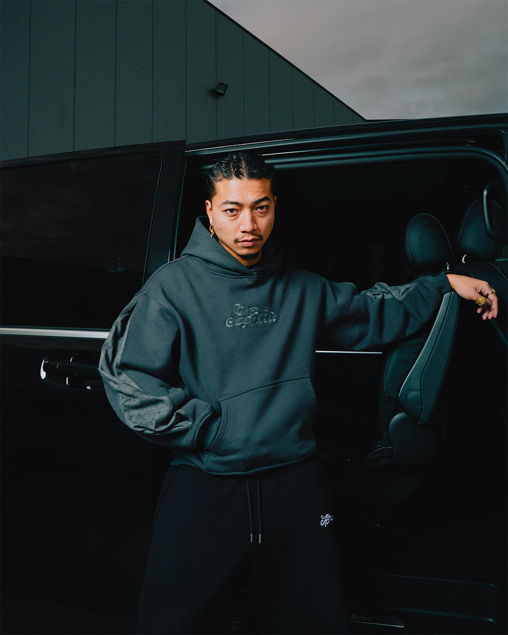 PLEATED HOODIE